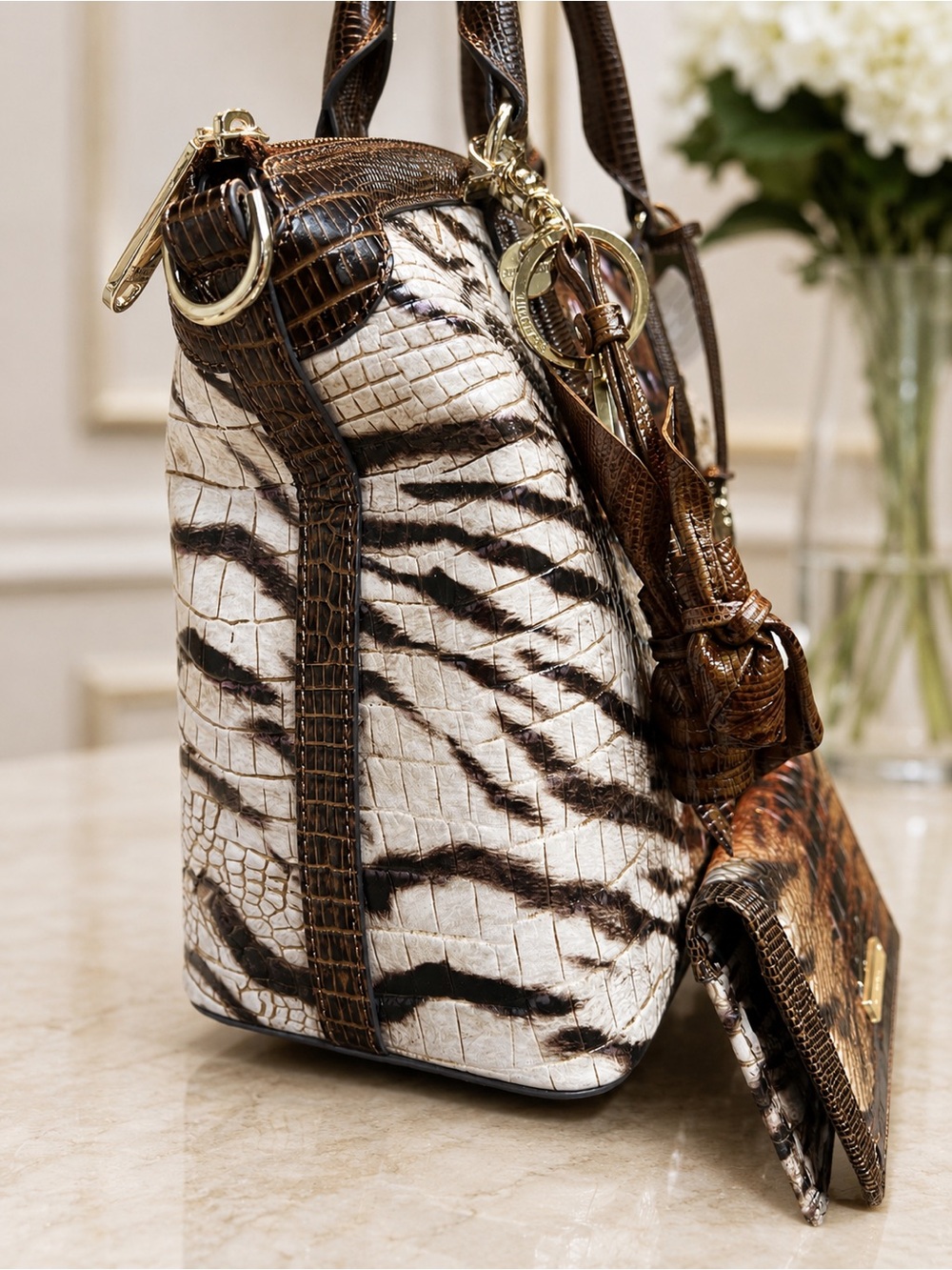 BRAHMIN “Feline Hermosa” Medium Duxbury with Ady Wallet, EUC & Brahmin Roses🌹 - Picture 4 of 13